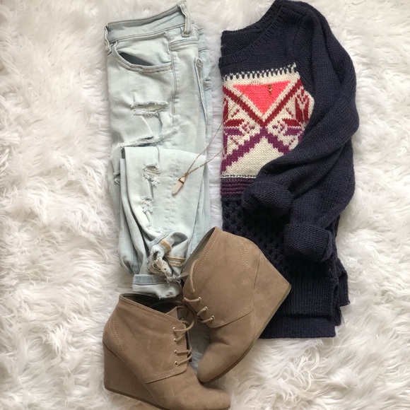 American Eagle Outfitters Sweaters - American Eagle Sweater